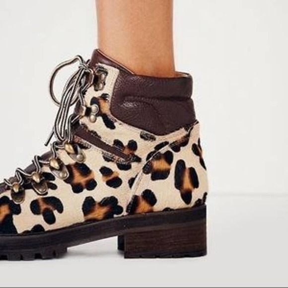 FREE PEOPLE LEOPARD‎ CALF HAIR COMBAT BOOTS WOMEN'S SIZE 37 - Picture 3 of 13